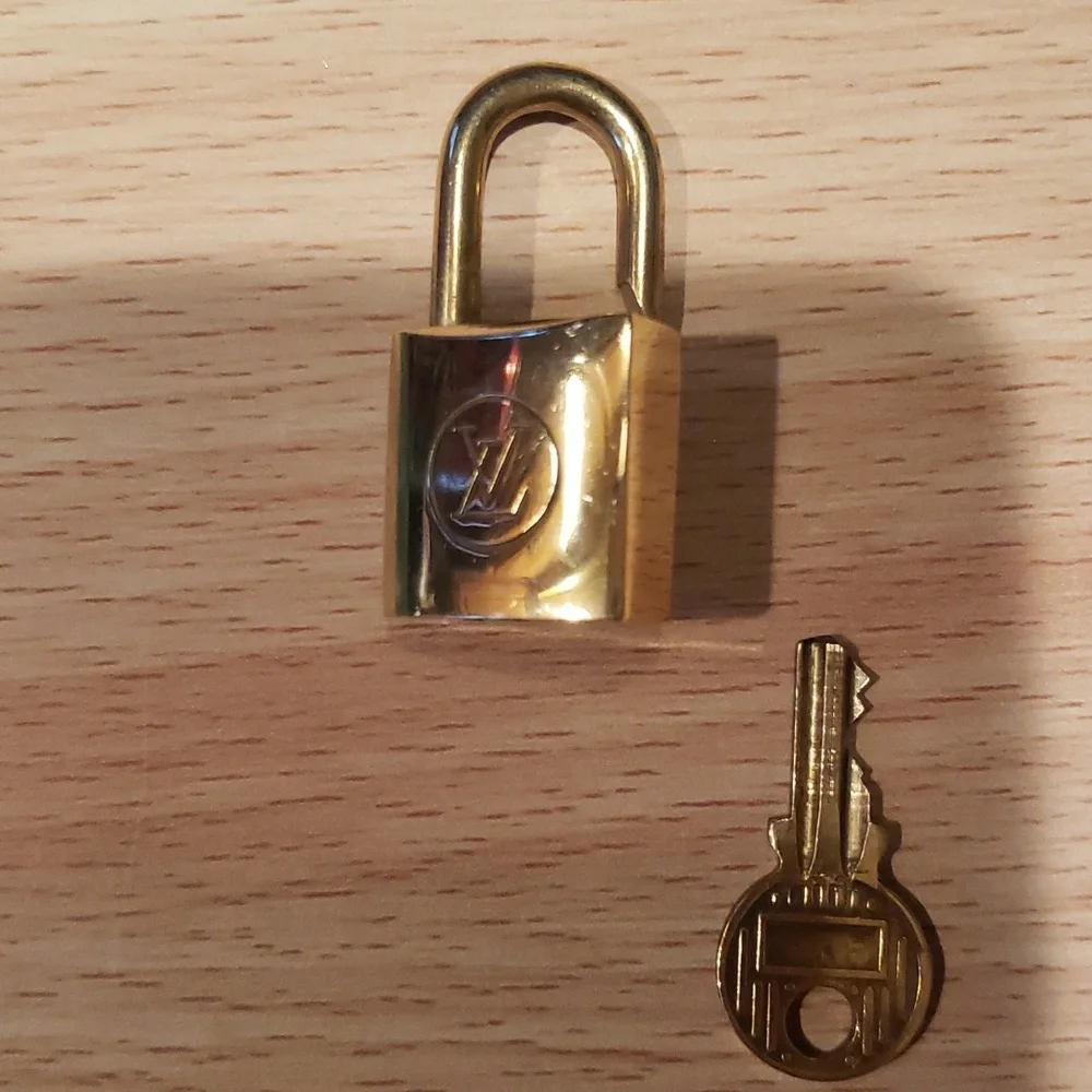 Louis Vuitton Padlock & Key Goldtone #212 - Picture 5 of 7